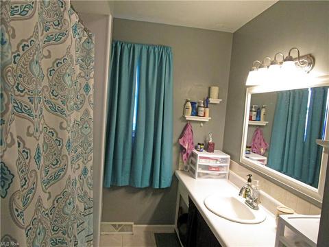 118 Alexander Dr, Elyria, OH 44035 photo 9