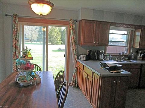 118 Alexander Dr, Elyria, OH 44035 photo 3