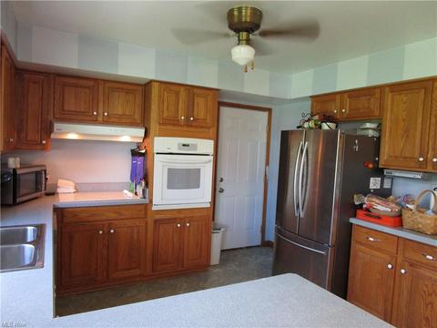 118 Alexander Dr, Elyria, OH 44035 photo 6