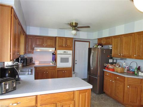 118 Alexander Dr, Elyria, OH 44035 photo 4