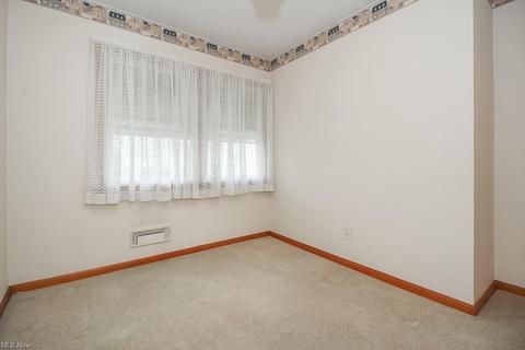 10903 Windham Rd, Parma, OH 44130 photo 10