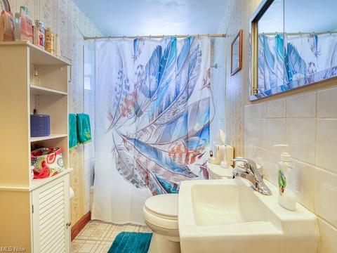 6508 Smith Rd, Brook Park, OH 44142 photo 18