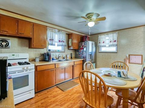 6508 Smith Rd, Brook Park, OH 44142 photo 12