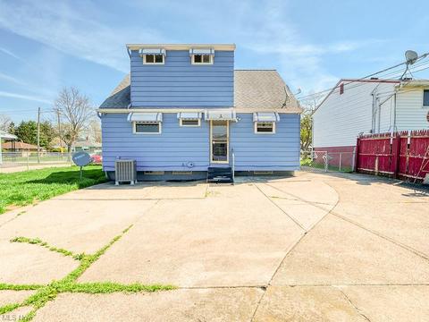 6508 Smith Rd, Brook Park, OH 44142 photo 9