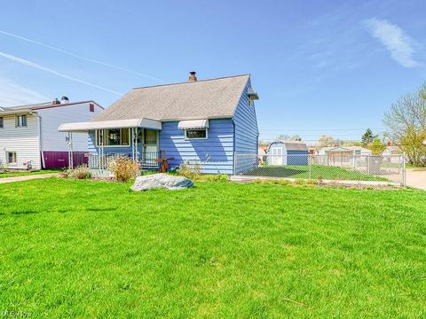 6508 Smith Rd, Brook Park, OH 44142 photo 3