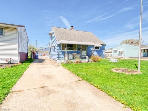 6508 Smith Rd, Brook Park, OH 44142 photo 2