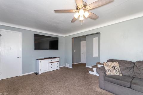 236 E 288th St, Willowick, OH 44095 photo 9