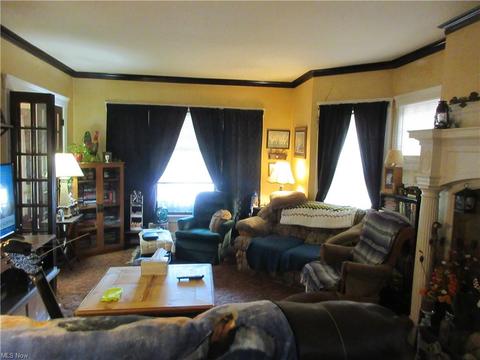 331 4th St, Elyria, OH 44035 photo 3
