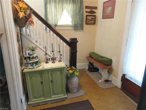 331 4th St, Elyria, OH 44035 photo 2