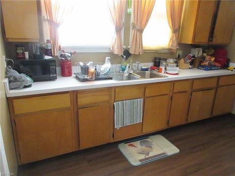 331 4th St, Elyria, OH 44035 photo 5