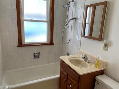 1827 E 294th St, Wickliffe, OH 44092 photo 5