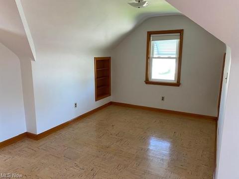 1827 E 294th St, Wickliffe, OH 44092 photo 7