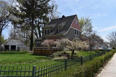 2034 Walnut Blvd, Ashtabula, OH 44004 photo 2
