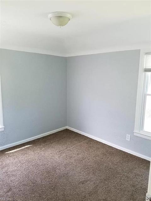 1470 E 256th St, Euclid, OH 44132 photo 7