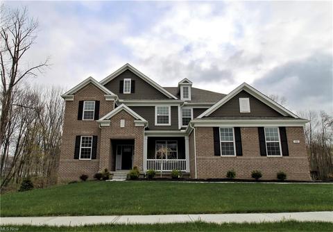 722 Nancy Dr, Aurora, OH 44202 photo 1