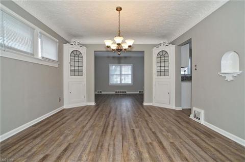 344 E 197th St, Euclid, OH 44119 photo 9