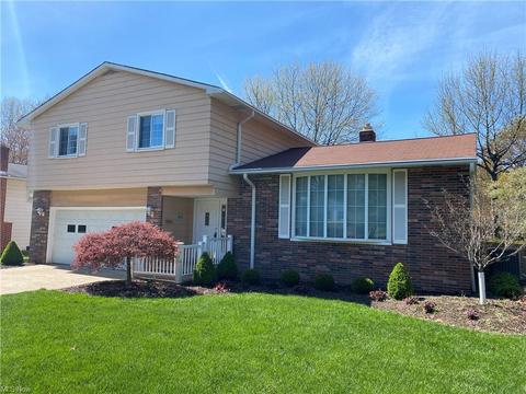 4274 Aimee Ln, Willoughby, OH 44094 photo 2