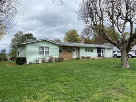 107 E 9th St, Williamstown, WV 26187 photo 1