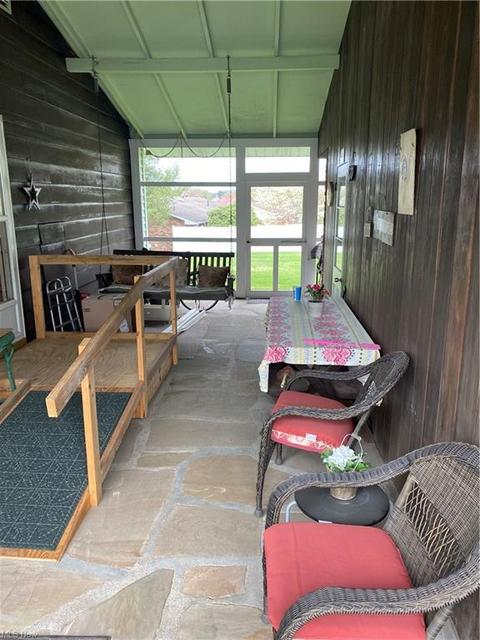 107 E 9th St, Williamstown, WV 26187 photo 9