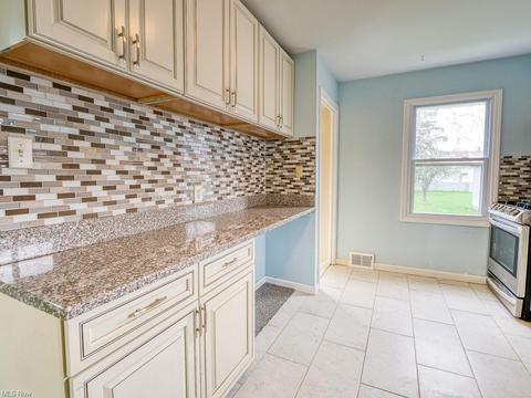 6025 Smith Rd, Brook Park, OH 44142 photo 7