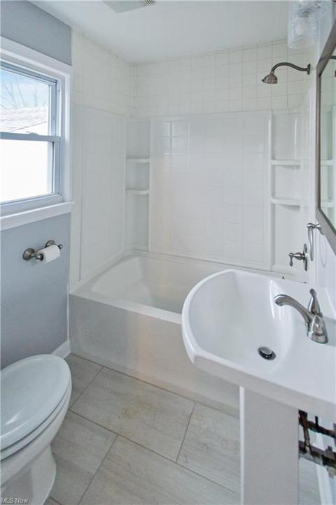 1447 W 10th St, Ashtabula, OH 44004 photo 6