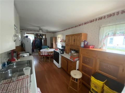 826 Madison Ave, Ashtabula, OH 44004 photo 13