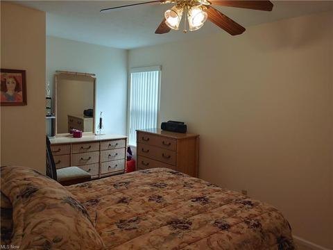 3196 Mariners Island Dr NW, Canton, OH 44708 photo 17