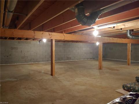 3196 Mariners Island Dr NW, Canton, OH 44708 photo 22