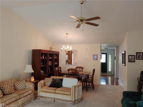 3196 Mariners Island Dr NW, Canton, OH 44708 photo 8