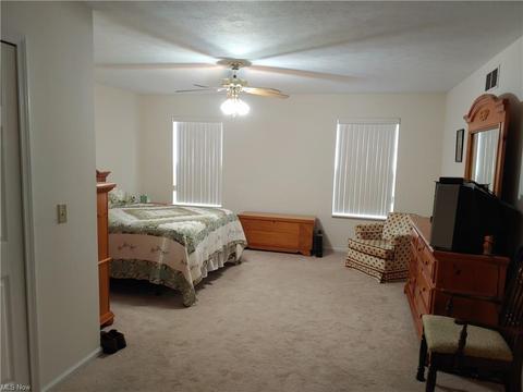 3196 Mariners Island Dr NW, Canton, OH 44708 photo 13