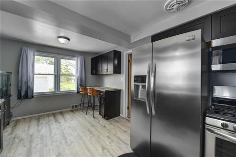 312 E 280 St, Euclid, OH 44132 photo 8