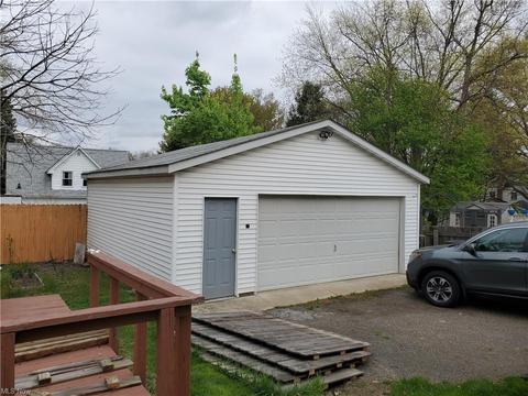 1183 Juniper Ave, Akron, OH 44310 photo 2