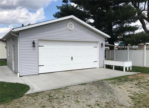 211 Park St, Dover, OH 44622 photo 2