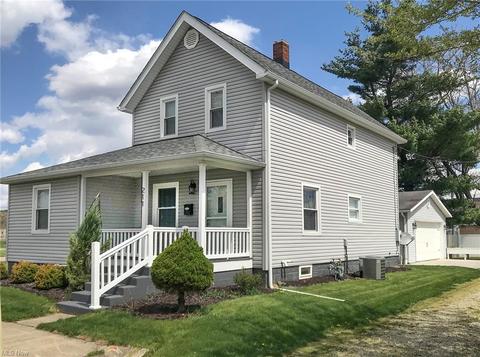 211 Park St, Dover, OH 44622 photo 1