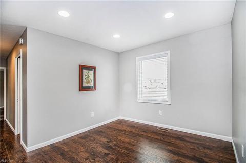 211 Park St, Dover, OH 44622 photo 6