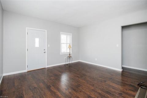 211 Park St, Dover, OH 44622 photo 3
