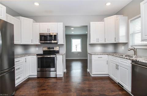 211 Park St, Dover, OH 44622 photo 9
