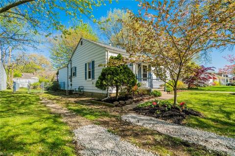 393 Olive St, Elyria, OH 44035 photo 3
