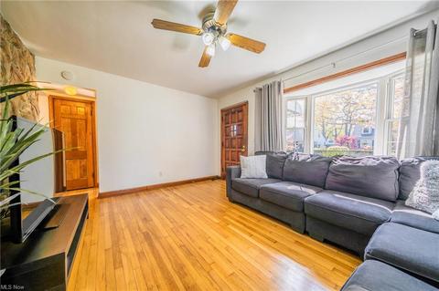 393 Olive St, Elyria, OH 44035 photo 6