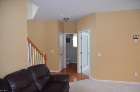 216 Wilmington Dr, Broadview Heights, OH 44147 photo 8