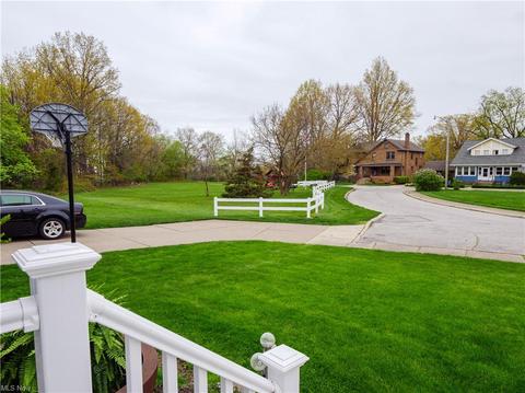 94 E 203rd St, Euclid, OH 44123 photo 5
