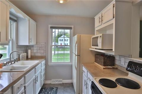 18 Everett Rd, Painesville, OH 44077 photo 8