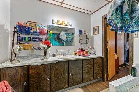 110 Elm St, Struthers, OH 44471 photo 17