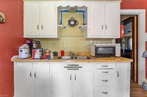 110 Elm St, Struthers, OH 44471 photo 11