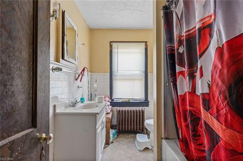 110 Elm St, Struthers, OH 44471 photo 9