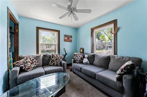 110 Elm St, Struthers, OH 44471 photo 4