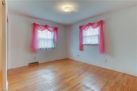 816 Carpenter St, Akron, OH 44310 photo 14