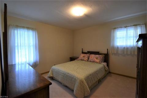 3003 Center Dr, Parma, OH 44134 photo 8