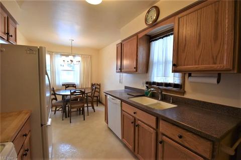 3003 Center Dr, Parma, OH 44134 photo 7