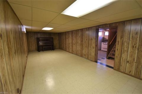3003 Center Dr, Parma, OH 44134 photo 14